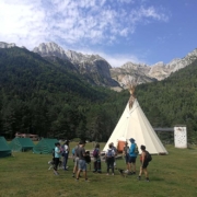 campamento para adultos en selva de oza